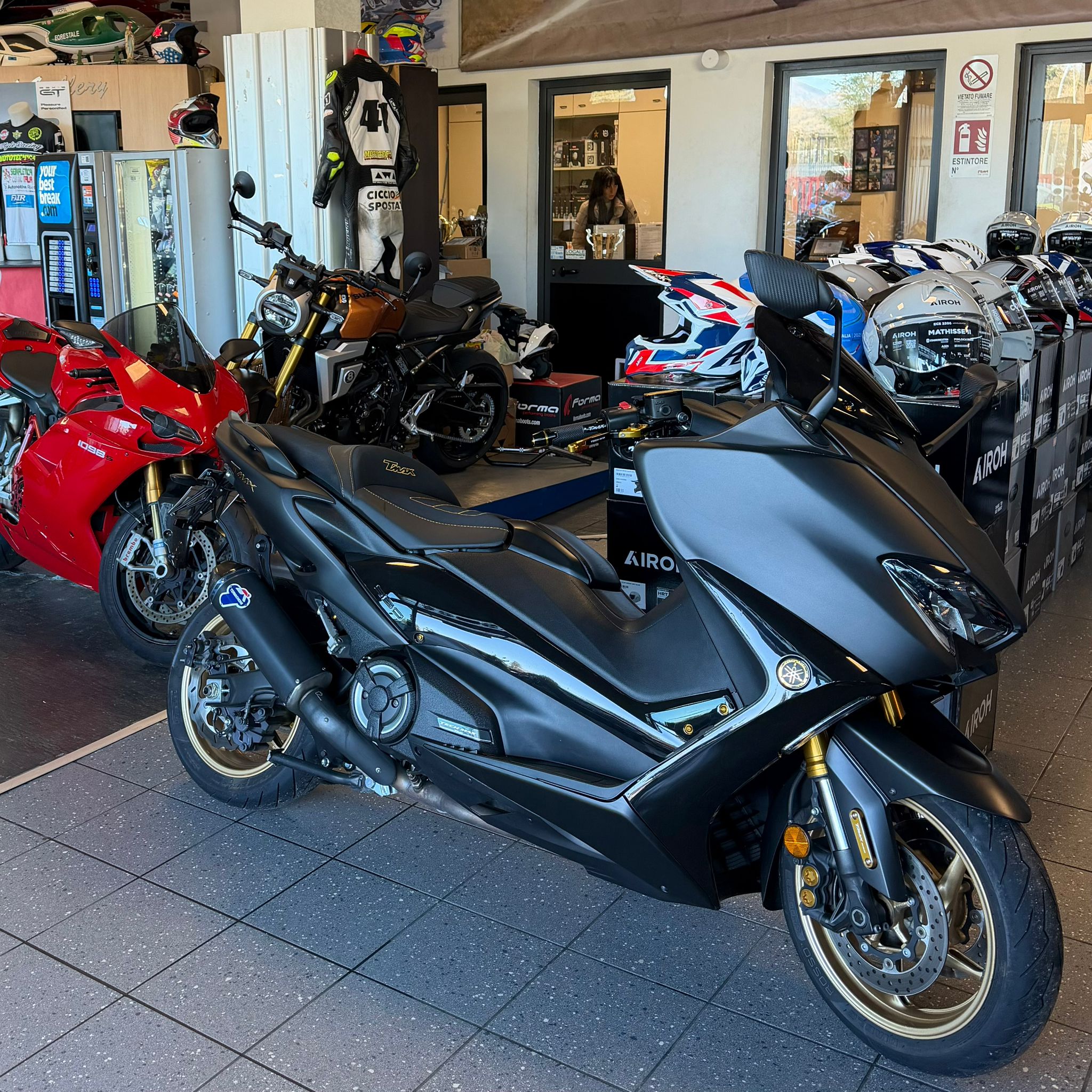 YAMAHA T-MAX 560