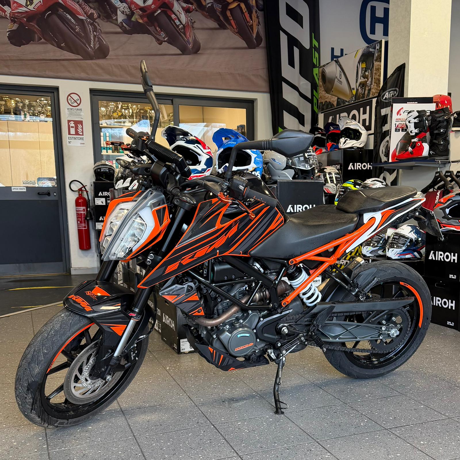 KTM DUKE 125
