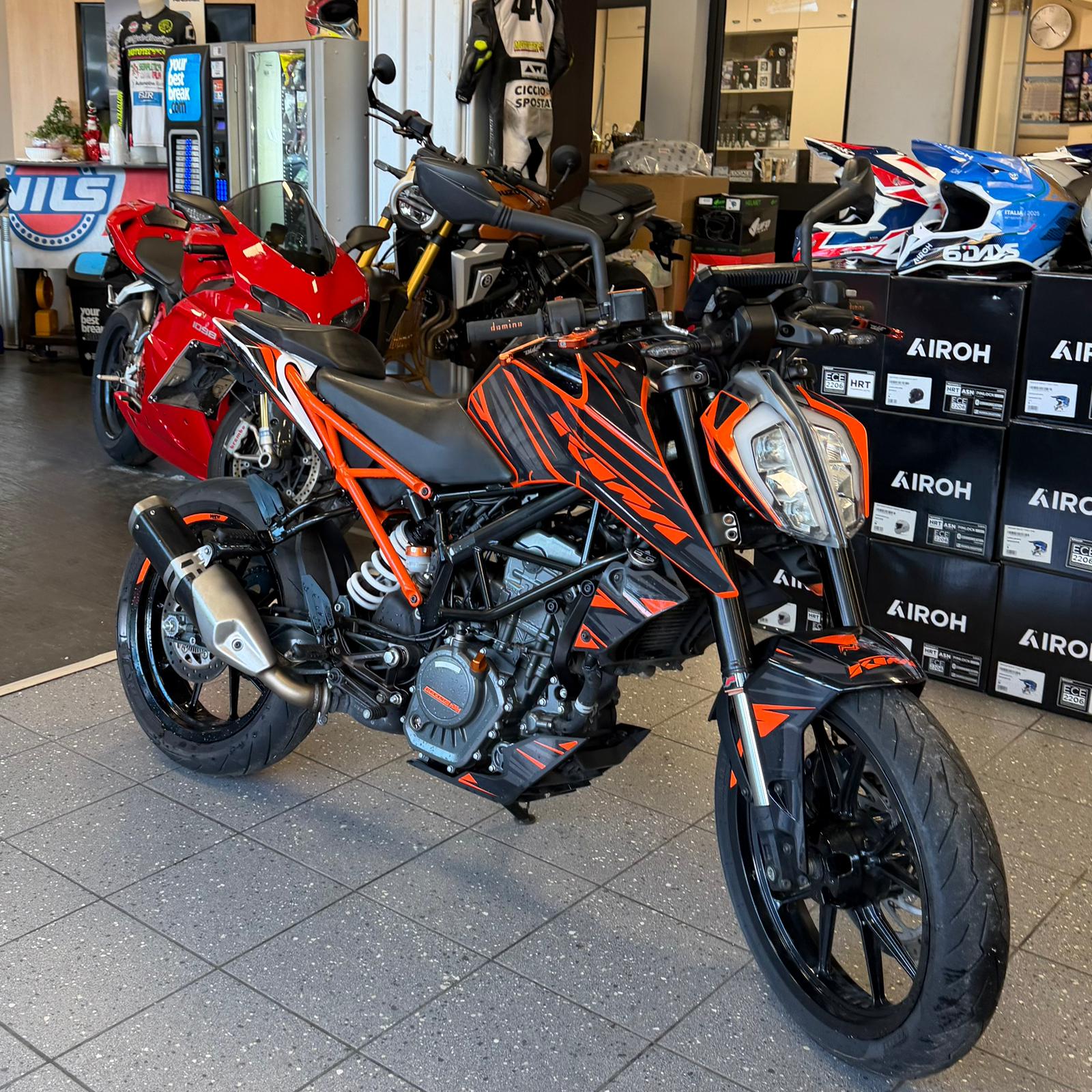 KTM DUKE 125