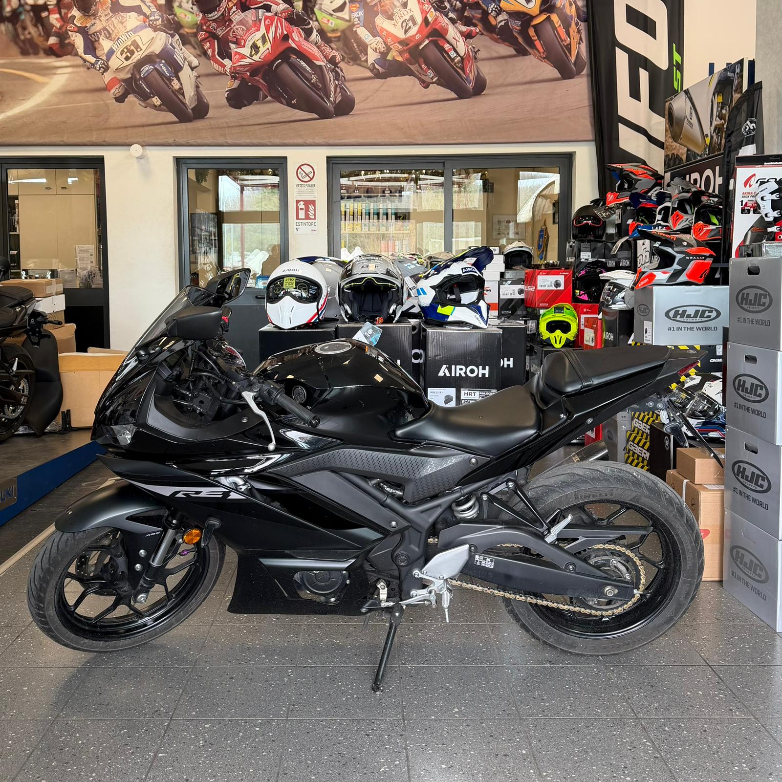 YAMAHA YZF R3