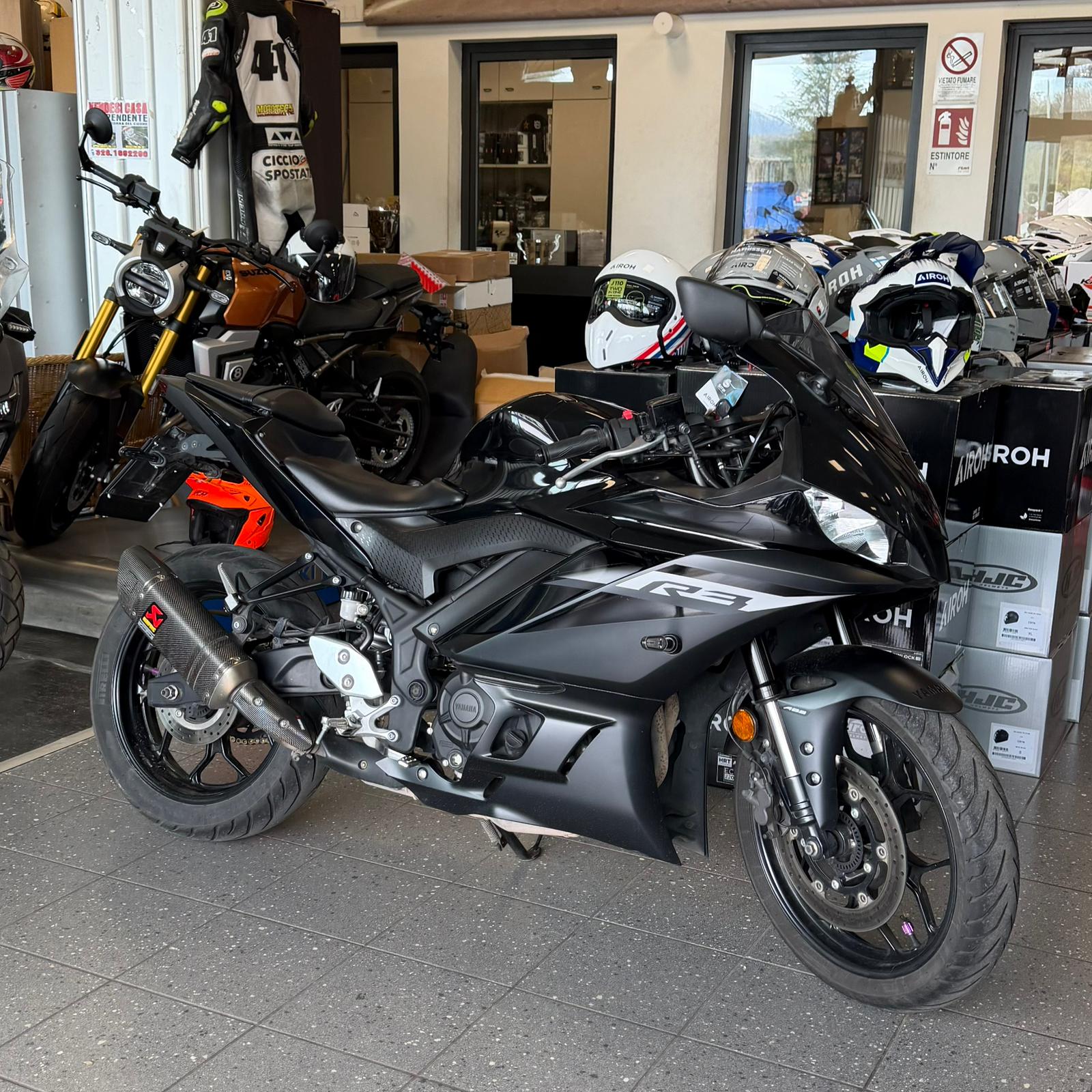 YAMAHA YZF R3