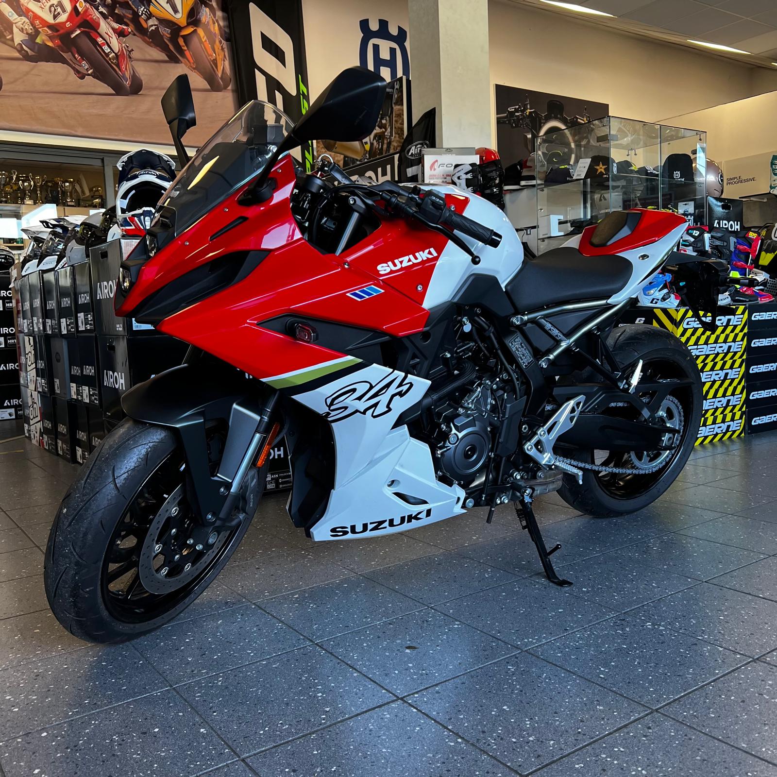 SUZUKI GSX-8 R SPECIAL EDITION