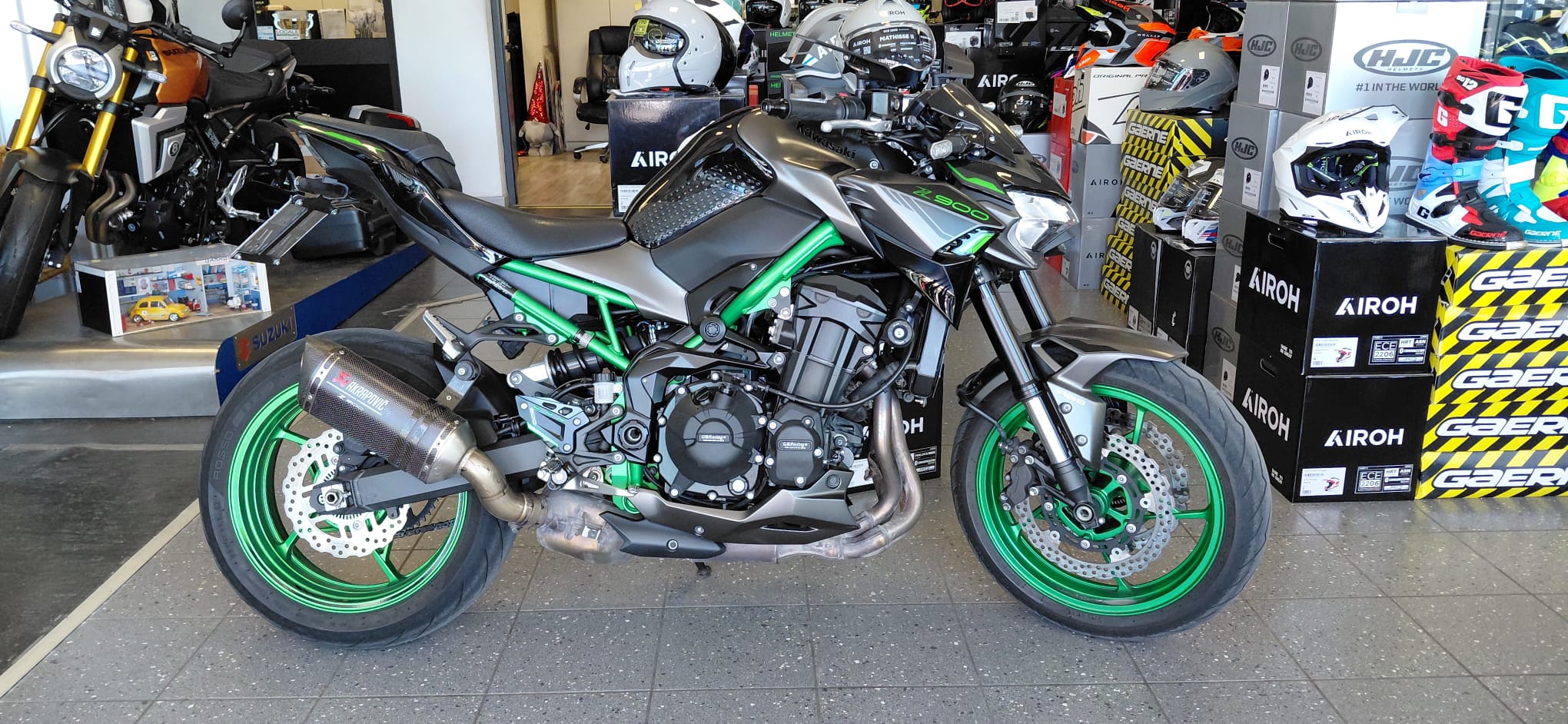 KAWASAKI Z900