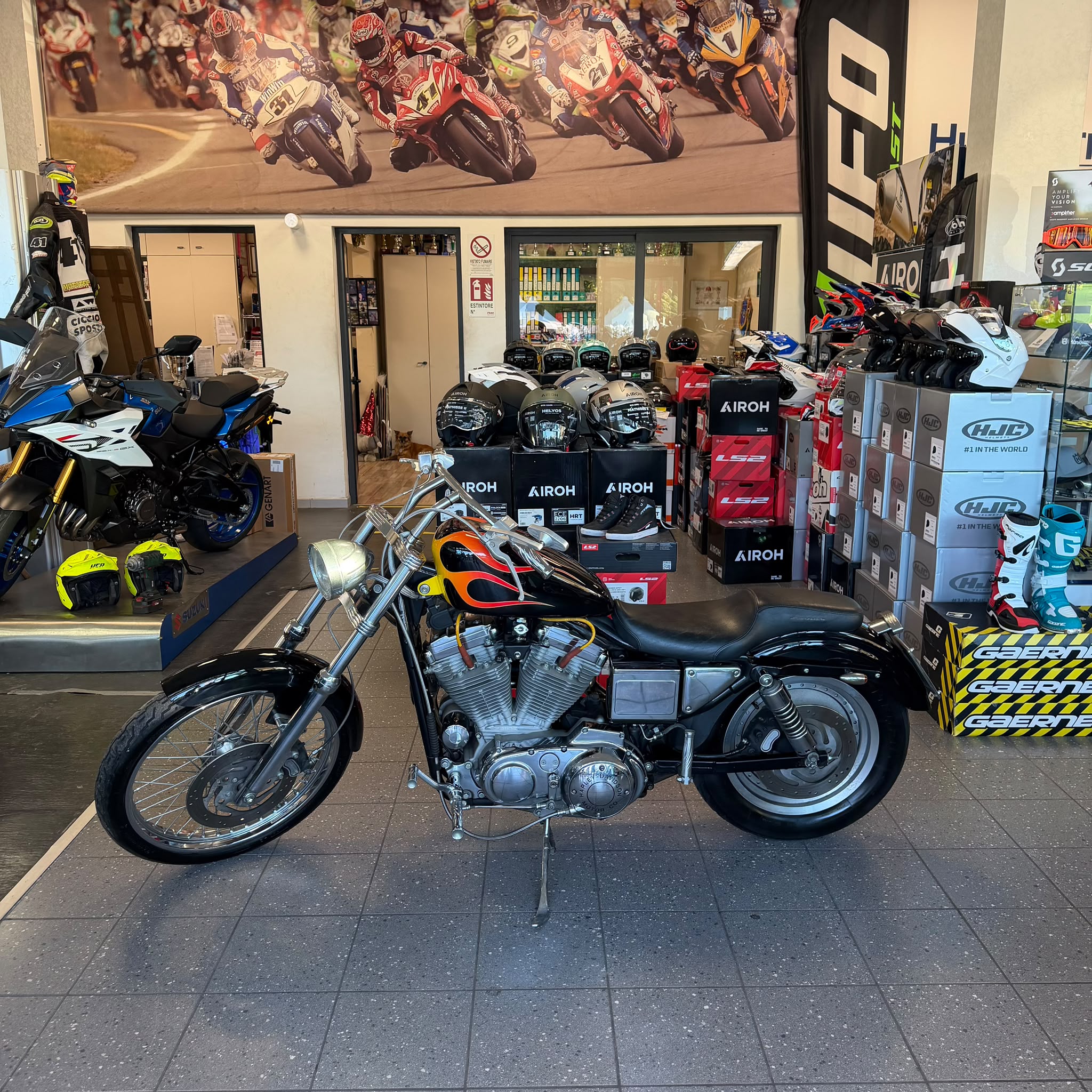 HARLEY DAVIDSON 883