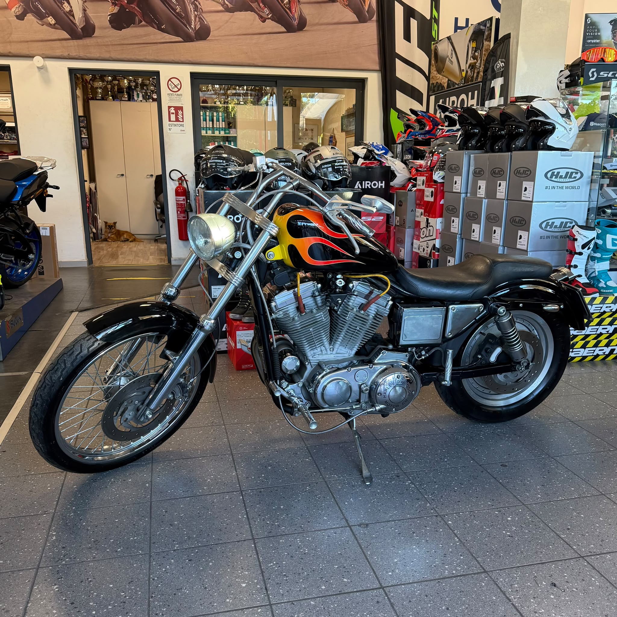 HARLEY DAVIDSON 883